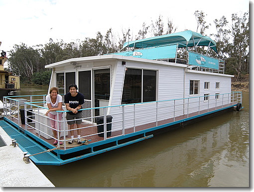houseboat